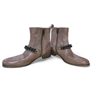 COACH Adella Burnished Calf Leather Taupe Grey Chain Flat Ankle Boots. Size 6.5